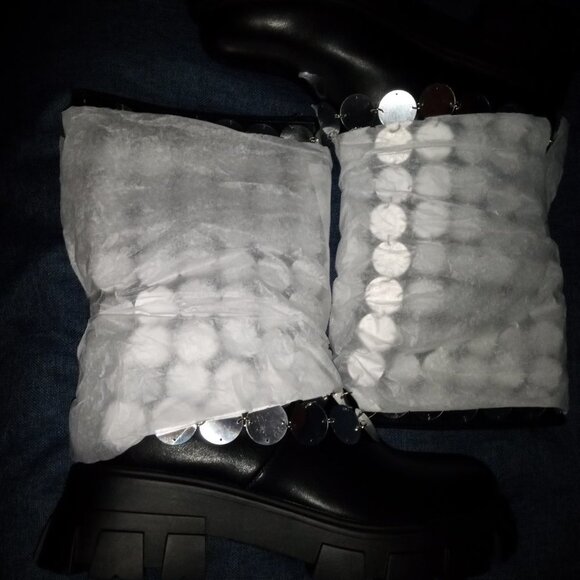 AZALEA WANG " SILVER LINING " SILVER DISC EMBELLISHED BOOT BLACK - Picture 6 of 7